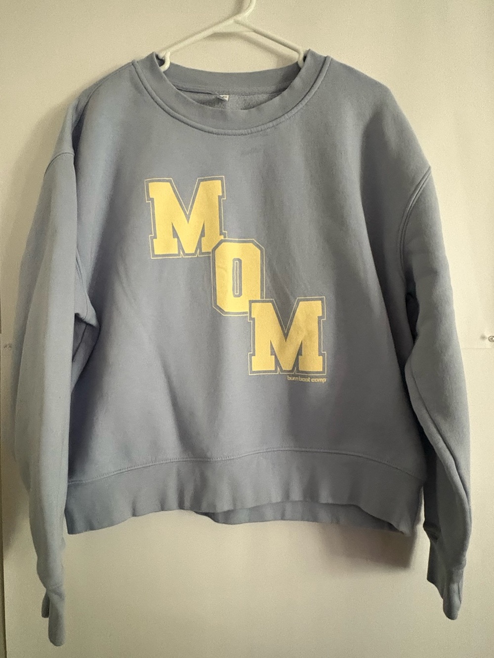 Burn Boot Camp Light Blue 'MOM' Crewneck Sweatshirt Size Medium NWOT